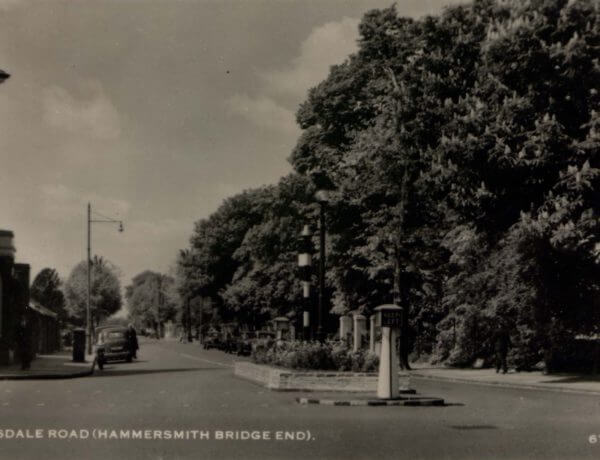 Lonsdale Road (Hammersmith Bridge end)