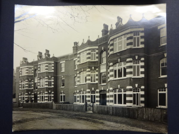 Castelnau Gardens